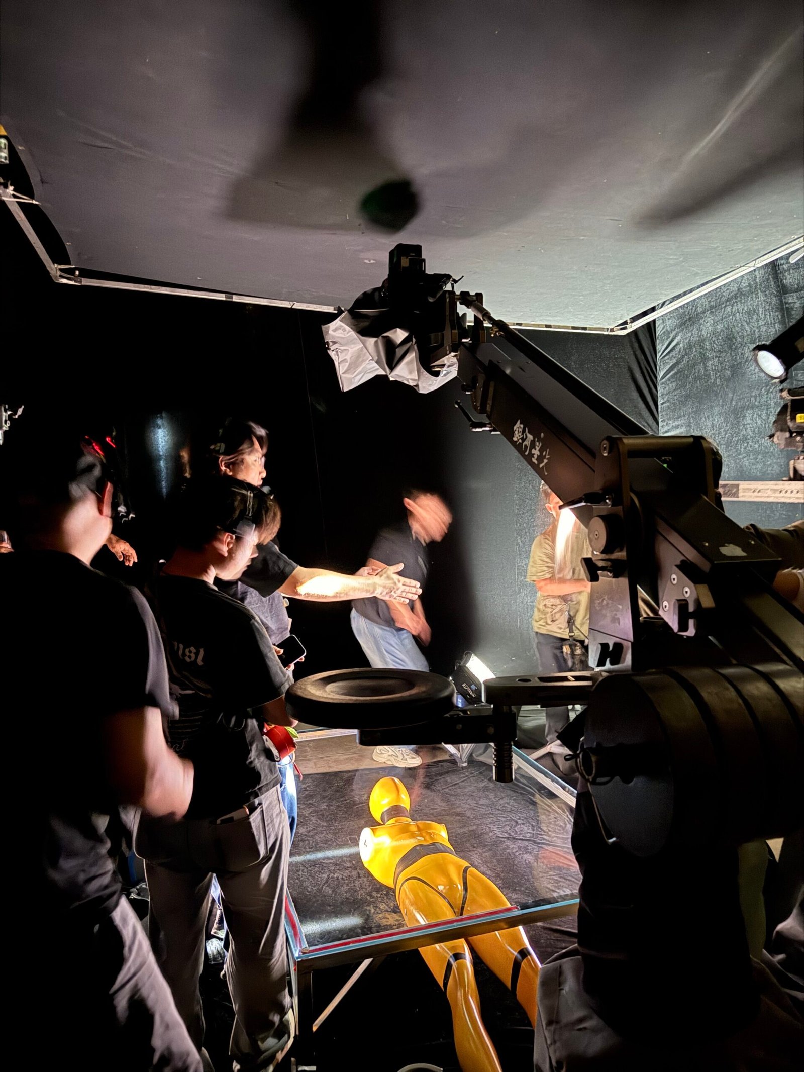 music video production in china - mirror - scanning